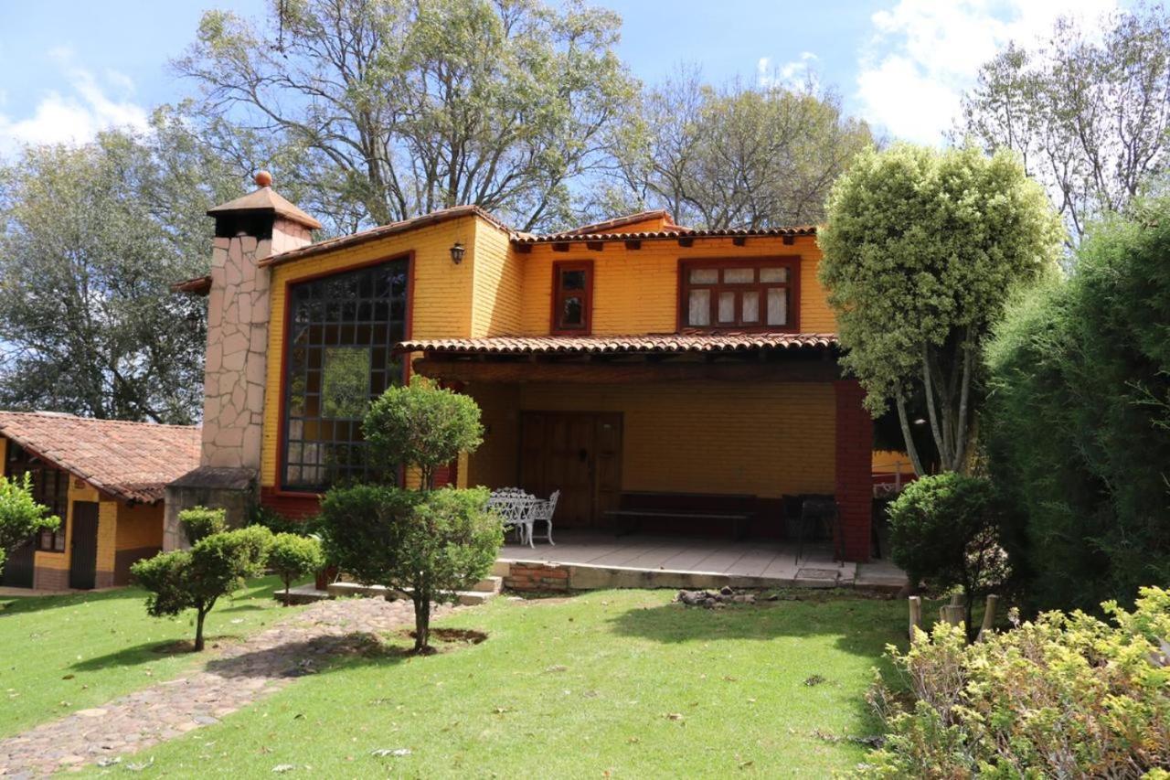 Cabanas Lupita Lodge *