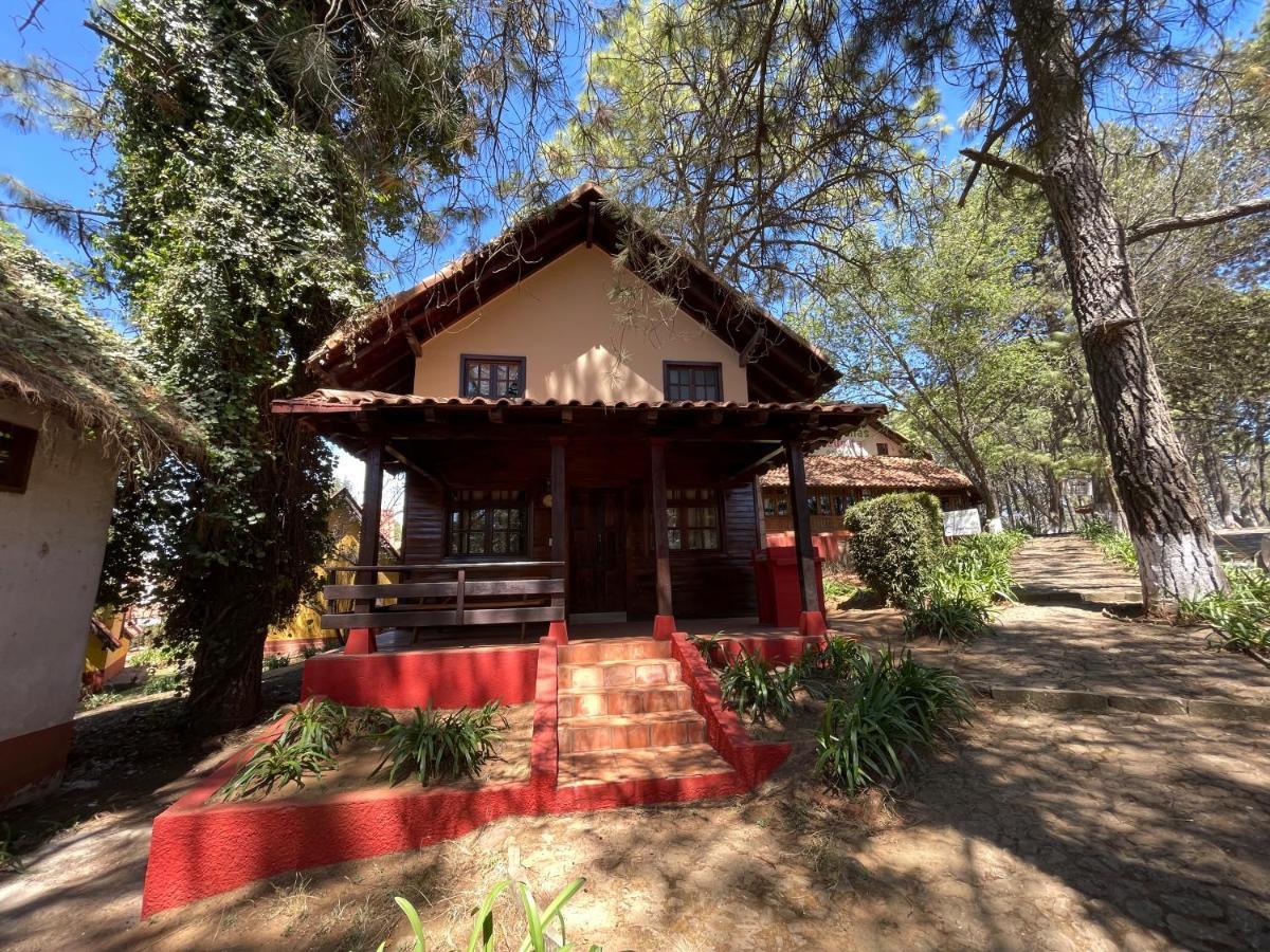 Cabanas Lupita Lodge *